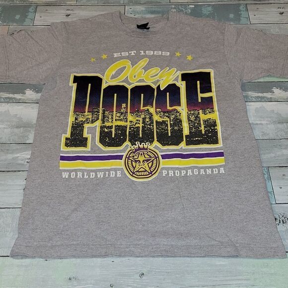 Obey T-Shirt size Small - Picture 1 of 5